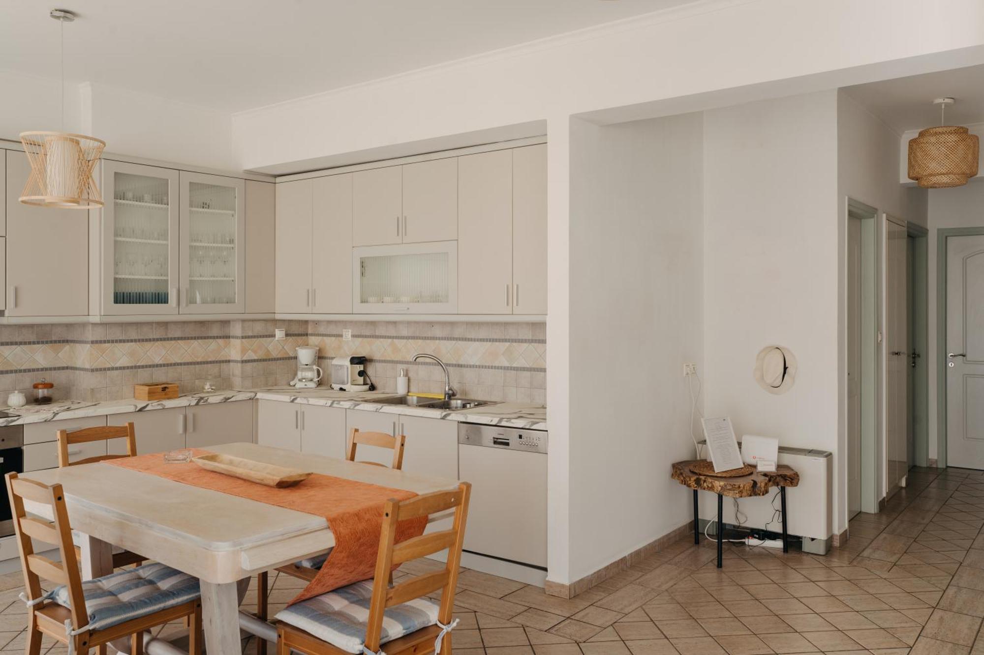 Lazarus 2Bd Apartment In The Center Patras Eksteriør billede